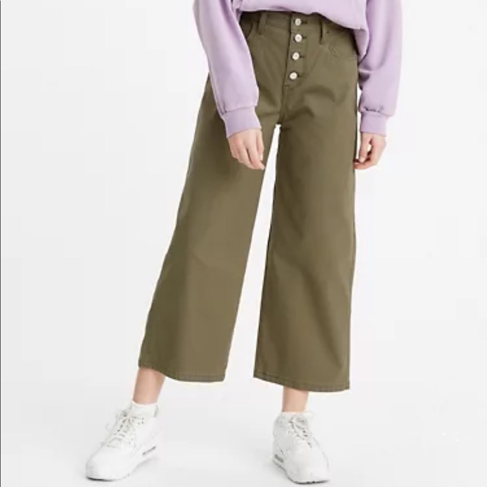 High-Rise Wide-Leg Crop Pants in Olive